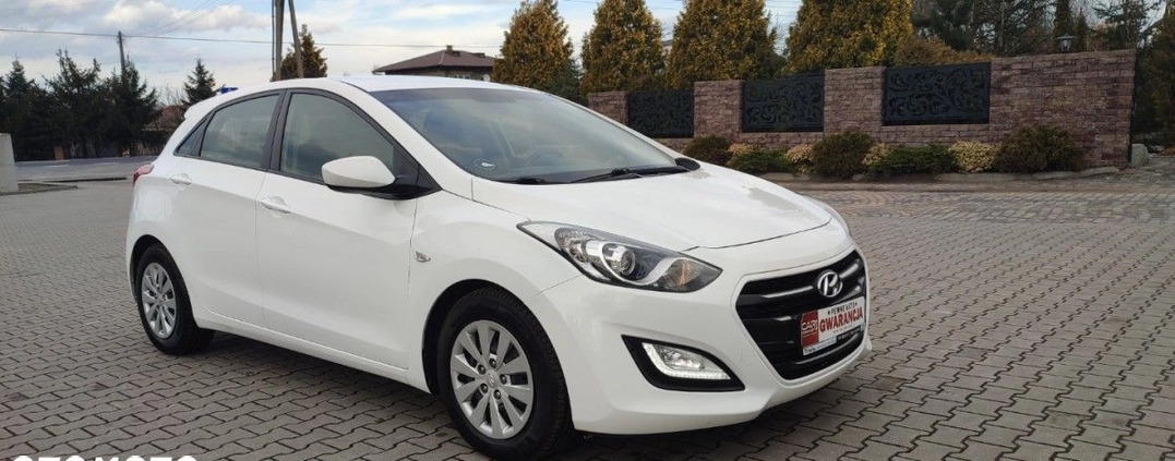 Hyundai I30 cena 39900 przebieg: 201000, rok produkcji 2015 z Grybów małe 781